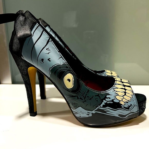 Iron Fist Zombie Heels Size US 8 (EU 39) - Never Worn - Picture 1 of 8